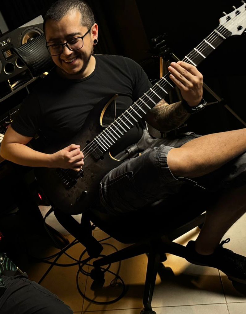 Alex Torres en el estudio